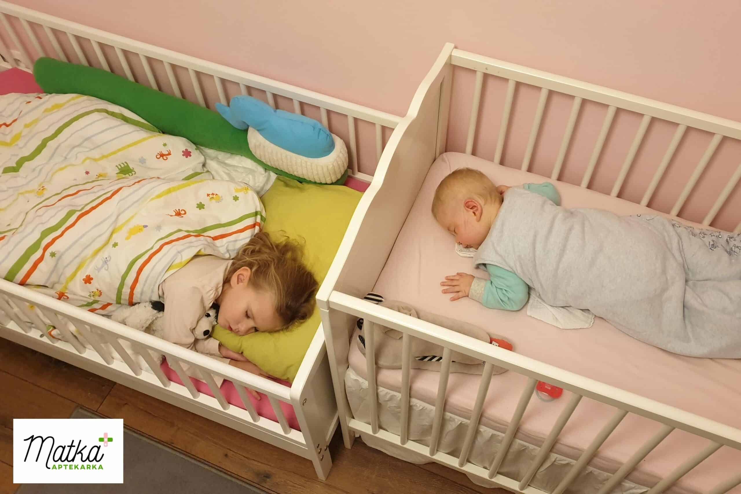zdrowy sen, bezpieczne łóżeczko niemowlaka, bezpieczne łóżeczko dziecka Matka Aptekarka