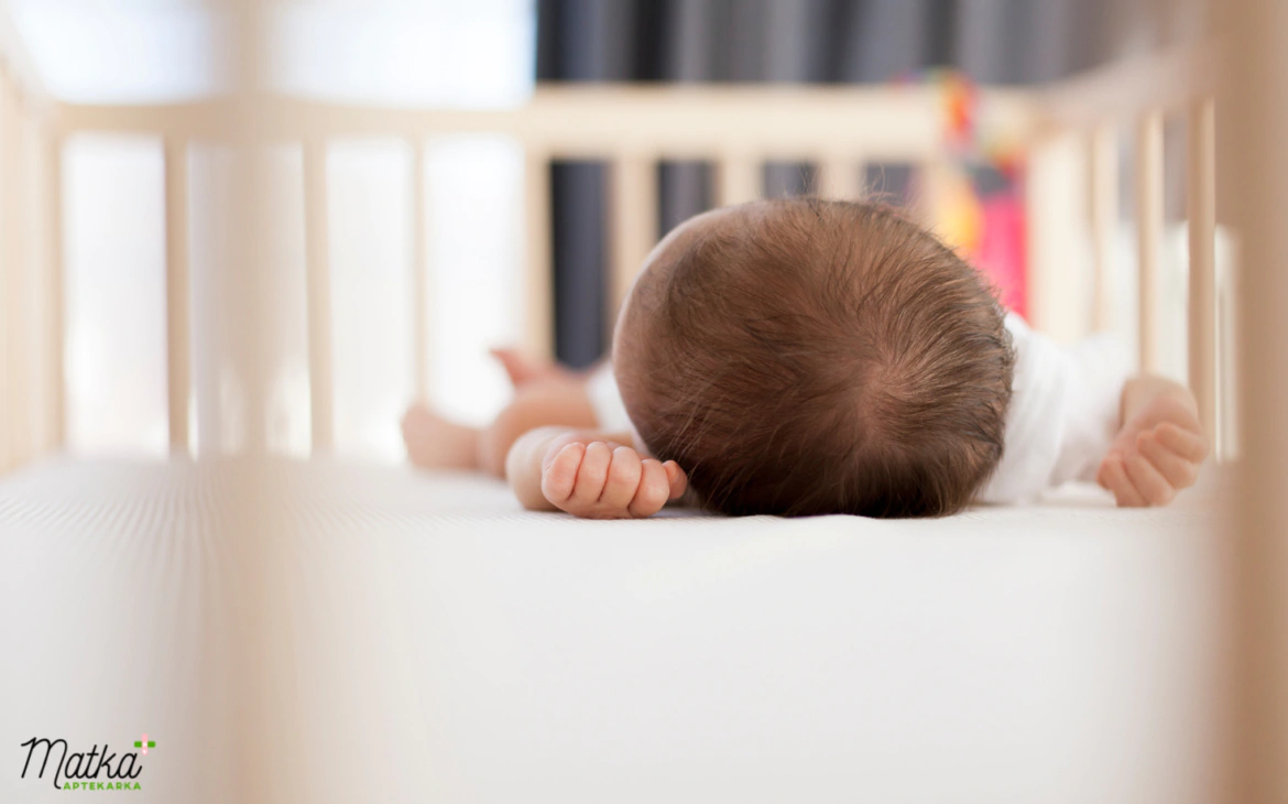 Sen niemowlaka. Jak zmniejszyć ryzyko śmierci łóżeczkowej (SIDS)? 8 najważniejszych zaleceń.