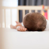 Sen niemowlaka. Jak zmniejszyć ryzyko śmierci łóżeczkowej (SIDS), 10 najważniejszych zaleceń, Matka Aptekarka